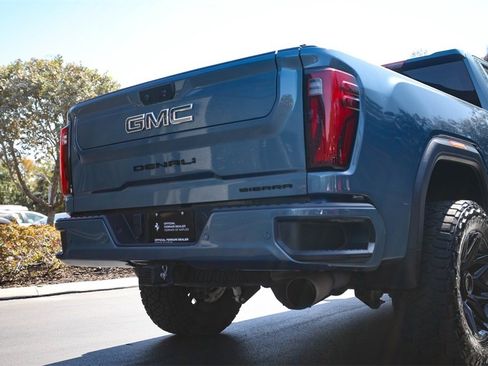 Used 2024 GMC Sierra 2500 Denali Ultimate image 16