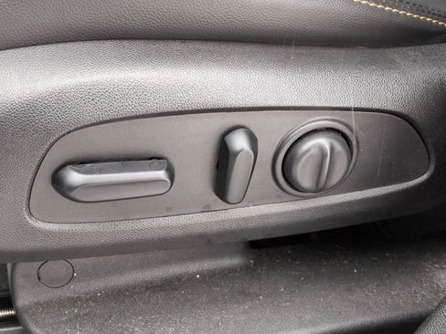 Used 2019 Chevrolet Equinox Premier image 19