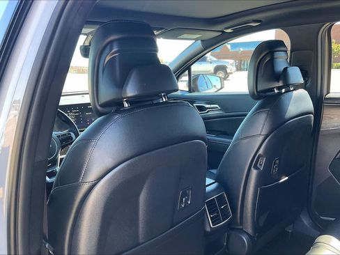Certified 2024 Kia Sportage X-Line w/ X-Line Premium Package AWD/4WD image 11