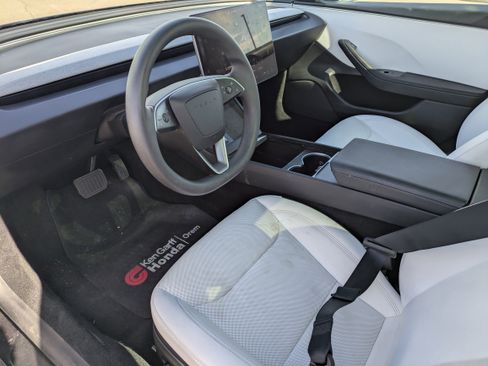 Used 2025 Tesla Model 3 Long Range image 23