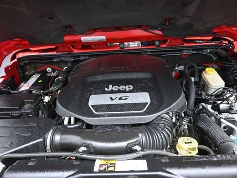 Used 2015 Jeep Wrangler Unlimited Sahara AWD/4WD image 30
