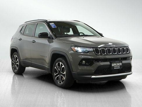 Used 2024 Jeep Compass Limited AWD/4WD image 7