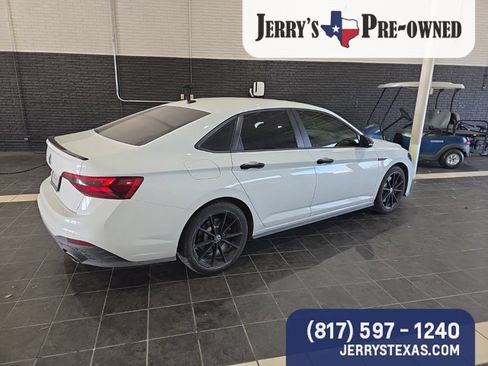 Used 2024 Volkswagen Jetta GLI 40th Anniversary Edition FWD image 5