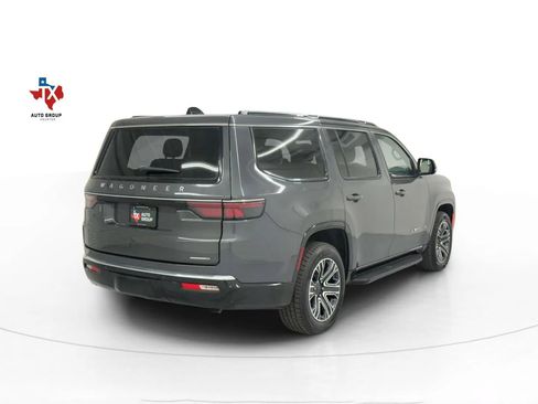 Used 2024 Jeep Wagoneer Series II w/ Flexible Seating Group image 7