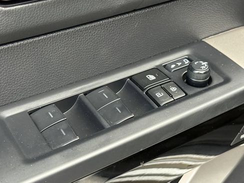 Used 2024 Toyota Tundra Limited AWD/4WD image 20