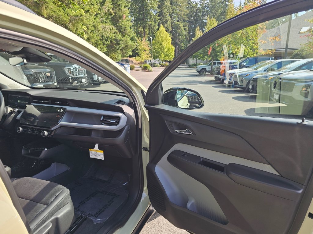 New 2027 Chevrolet Bolt LT w/ Dual Panel Sunroof Package FWD image 12