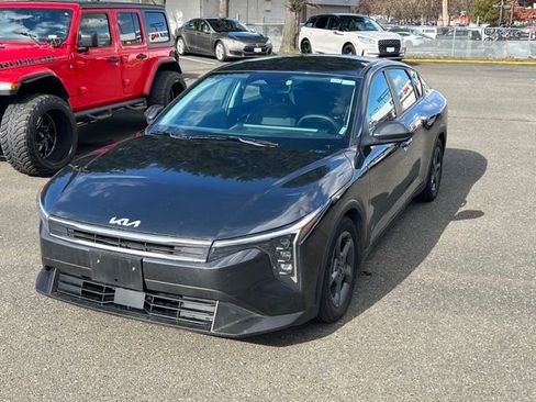Used 2025 Kia K4 FWD image 3