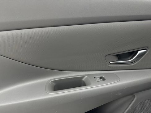 Used 2025 Hyundai Elantra Sport FWD image 38