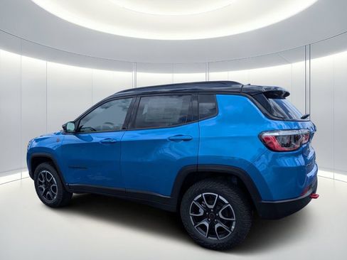 New 2026 Jeep Compass Trailhawk w/ Sun, Sound & Navigation Group AWD/4WD image 6