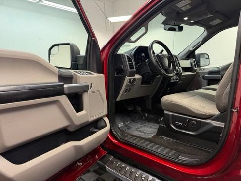 Used 2018 Ford F150 XLT w/ Equipment Group 302A Luxury AWD/4WD image 11