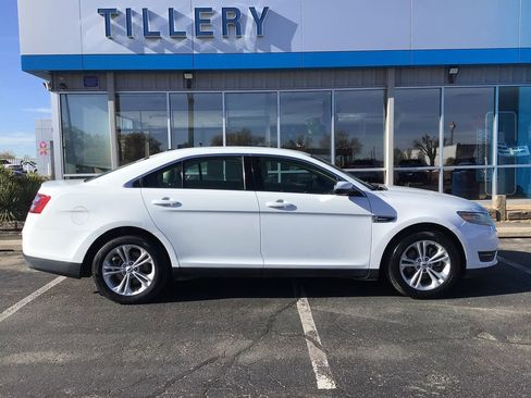 Used 2017 Ford Taurus SEL image 1