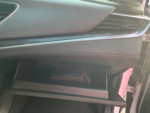 Used 2020 Buick Enclave Essence FWD image 32