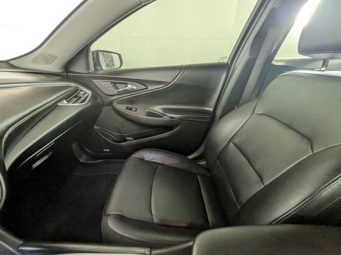 Used 2017 Chevrolet Malibu LT w/ Leather Package image 28