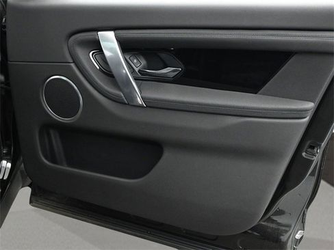 Used 2021 Land Rover Discovery Sport SE image 19