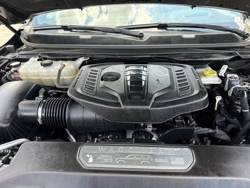Used 2024 Jeep Wagoneer Series III AWD/4WD image 34