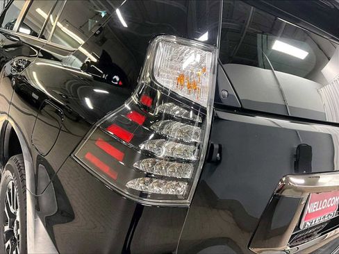 Used 2023 Lexus GX 460 w/ Black Line Special Edition image 35