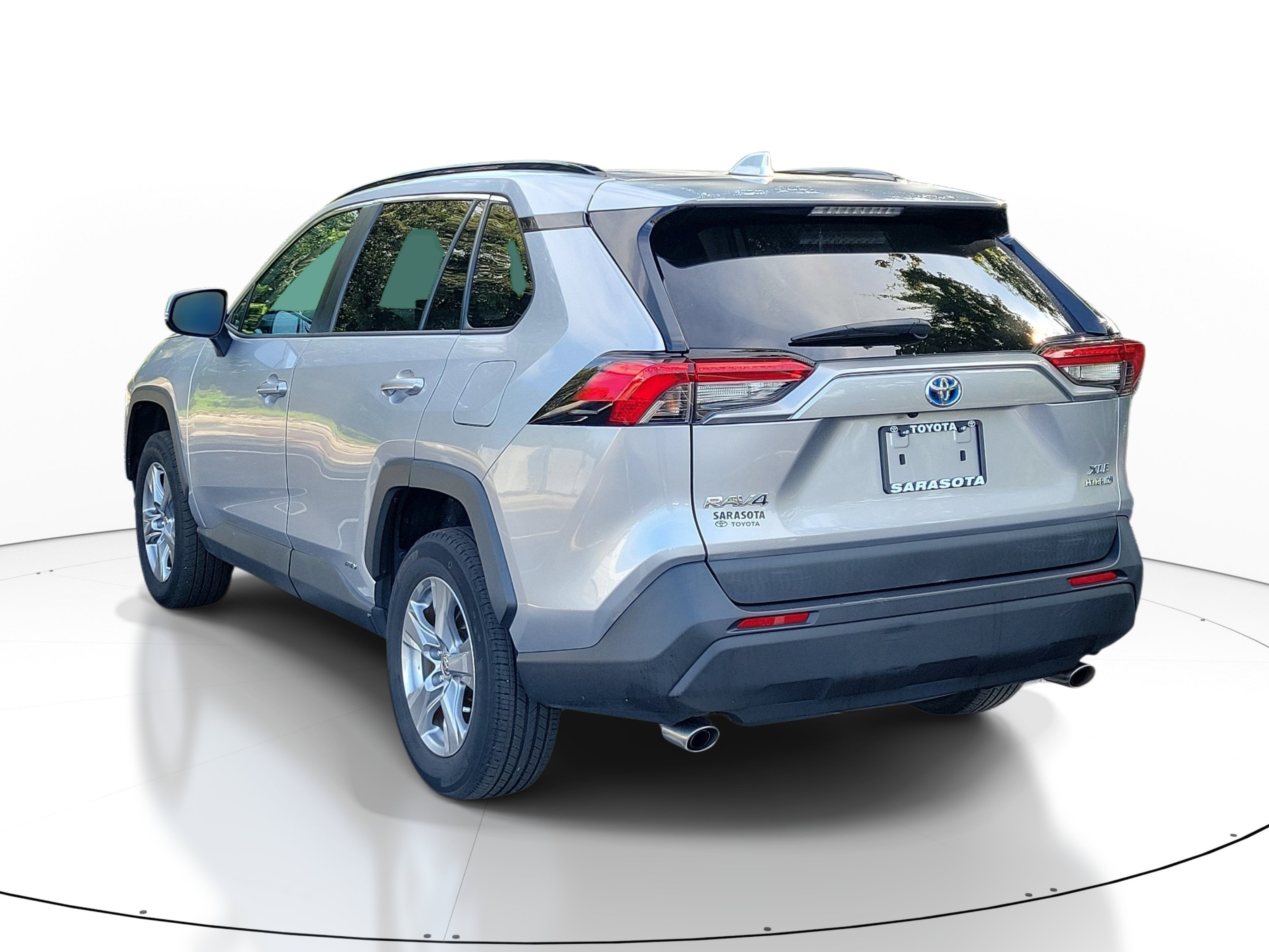 Used 2022 Toyota RAV4 XLE AWD/4WD image 4