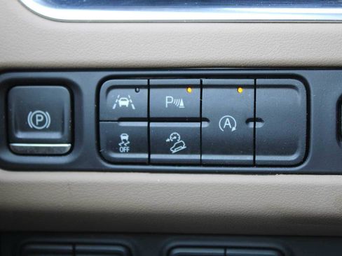 Used 2023 Chevrolet Tahoe Premier AWD/4WD image 13