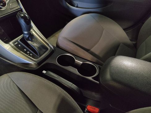 Used 2016 Hyundai Elantra SE image 26