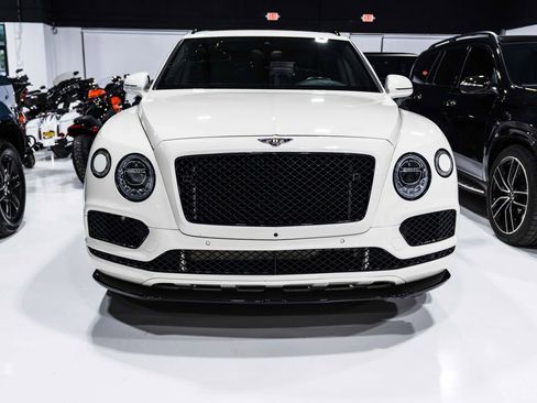 Used 2019 Bentley Bentayga AWD/4WD image 3