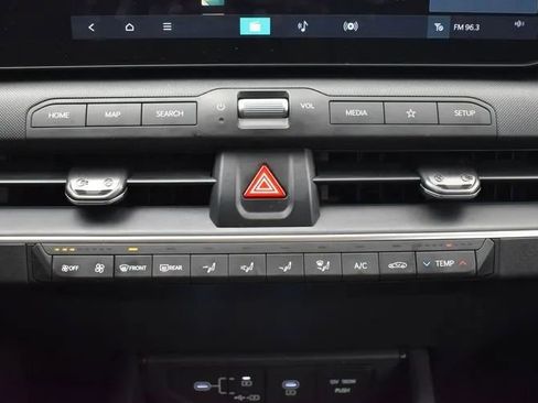 Used 2025 Kia K4 FWD image 31