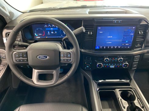 New 2026 Ford F250 Lariat w/ Black Appearance Package AWD/4WD image 11