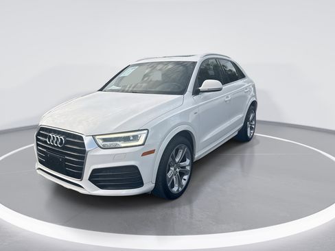 Used 2018 Audi Q3 2.0T Premium Plus w/ Premium Plus Package AWD/4WD image 8