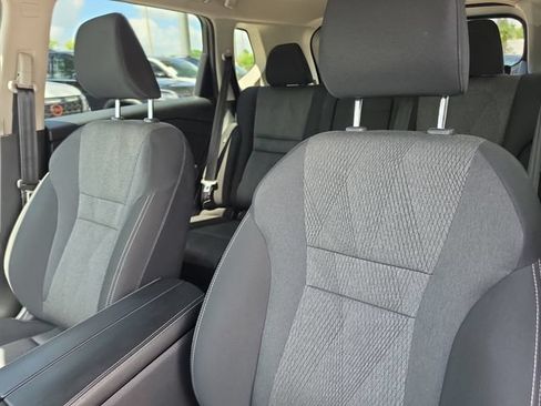 Certified 2026 Nissan Rogue SV FWD image 22