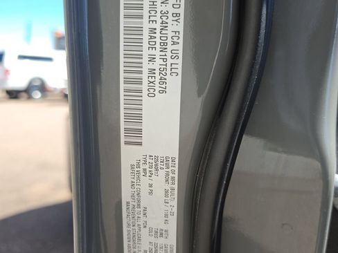 Used 2023 Jeep Compass Latitude AWD/4WD image 24
