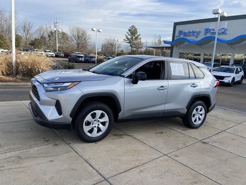 Used 2025 Toyota RAV4 LE image 5