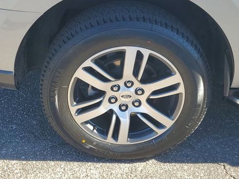 Certified 2023 Ford Expedition Limited image 5