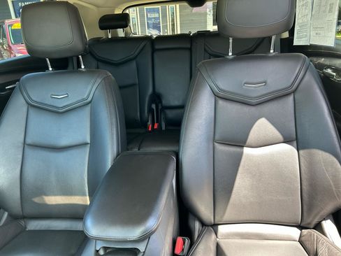 Used 2017 Cadillac XT5 Luxury w/ Driver Awareness Package AWD/4WD image 19