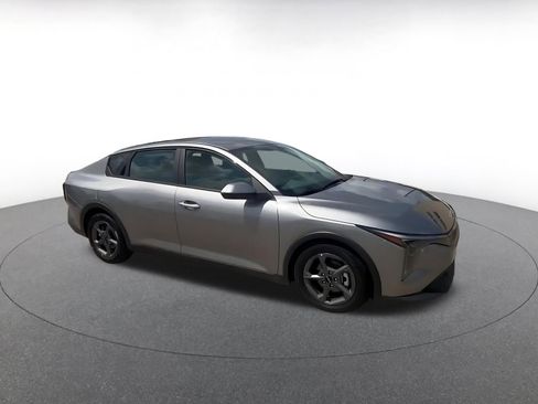 Used 2025 Kia K4 FWD image 2