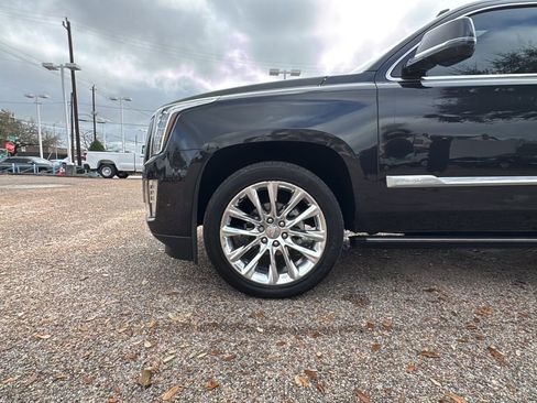 Used 2019 Cadillac Escalade ESV Premium Luxury image 19