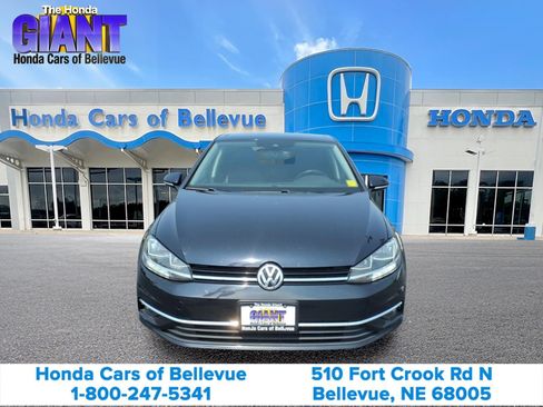 Used 2019 Volkswagen Golf SE FWD image 2