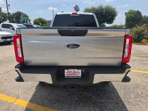 Used 2024 Ford F250 XLT w/ FX4 Off-Road Package AWD/4WD image 6