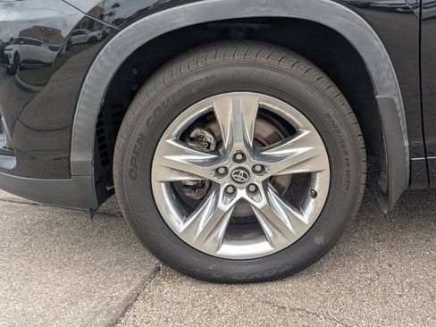 Used 2019 Toyota Highlander Limited AWD/4WD image 11