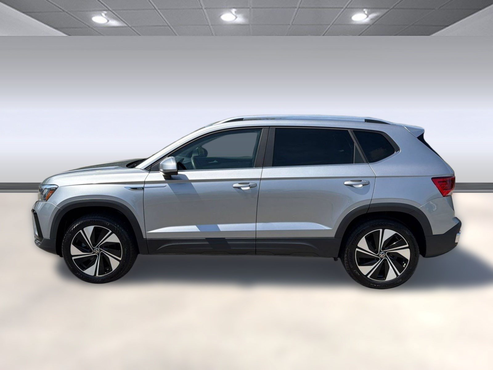 Used 2024 Volkswagen Taos SE AWD/4WD image 2
