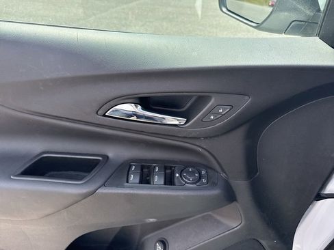 Used 2022 Chevrolet Equinox LT image 17