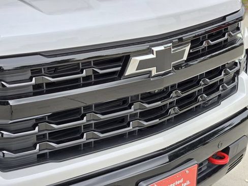 Used 2024 Chevrolet Silverado 1500 LT Trail Boss w/ Convenience Package II AWD/4WD image 12