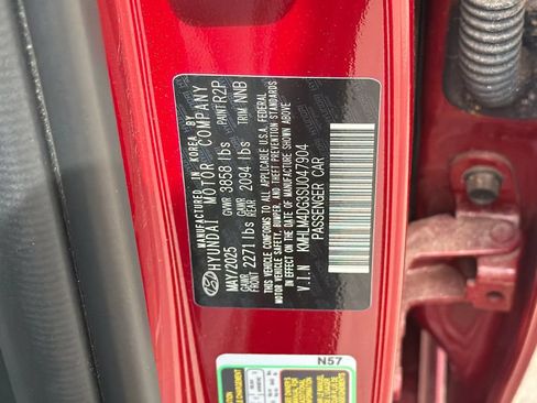 Certified 2025 Hyundai Elantra Sport FWD image 31
