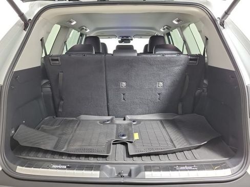 Used 2024 Toyota Grand Highlander AWD Hybrid image 10
