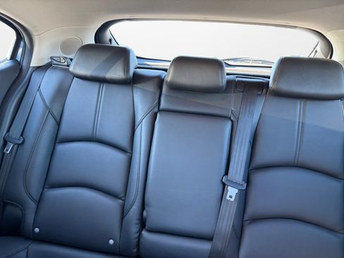 Used 2018 MAZDA MAZDA3 Touring image 12