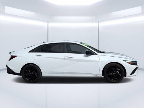 Used 2026 Hyundai Elantra Sport FWD image 2
