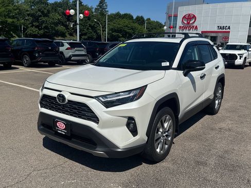 Used 2022 Toyota RAV4 Limited AWD/4WD image 3