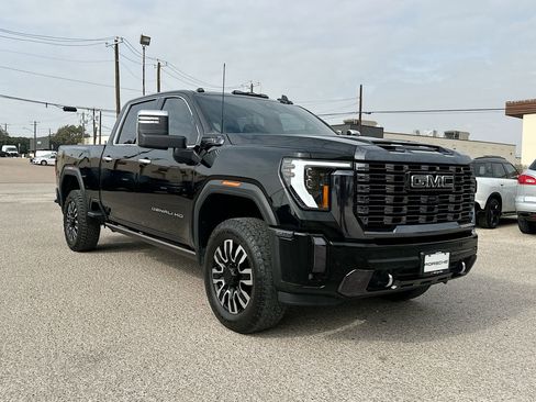 Used 2024 GMC Sierra 3500 Denali Ultimate image 9