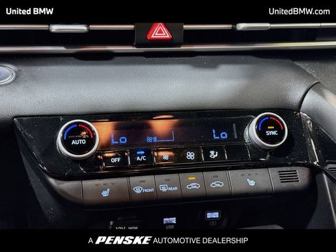 Used 2022 Hyundai Elantra SEL w/ Convenience Package FWD image 17