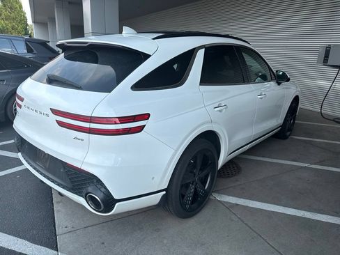 Used 2023 Genesis GV70 2.5T w/ Sport Prestige Package AWD/4WD image 4