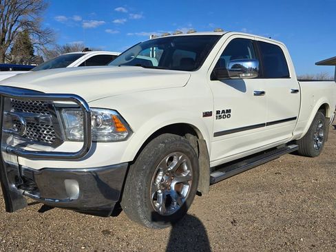 Used 2016 RAM 1500 Laramie w/ Convenience Group AWD/4WD image 2