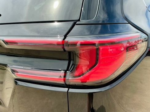 Used 2025 GMC Acadia Elevation FWD image 16
